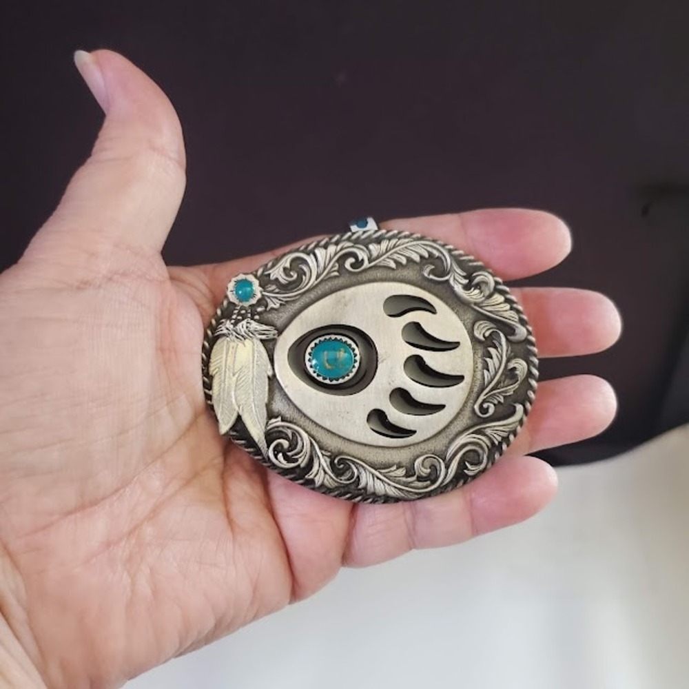SISKIYOU Vintage 1995 Bear Paw Oval Belt Buckle Turquoise Feather Western USA